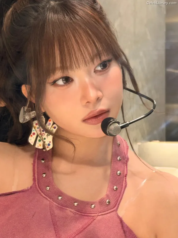 Hong Eunchae 홍은채 LESSERAFIM photo 14 of 992