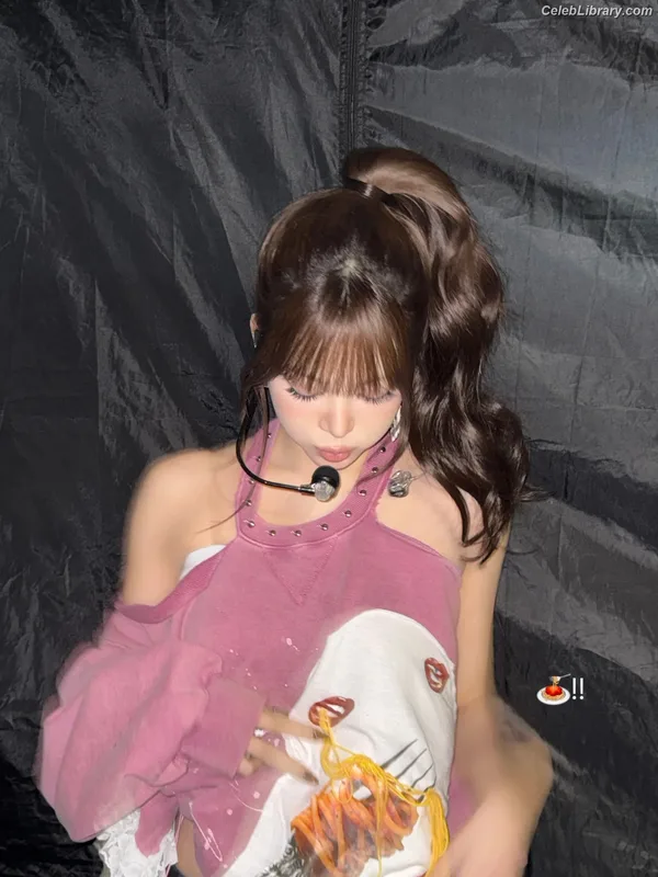 Hong Eunchae 홍은채 LESSERAFIM photo 17 of 992