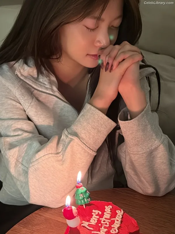 Hong Eunchae 홍은채 LESSERAFIM photo 21 of 992
