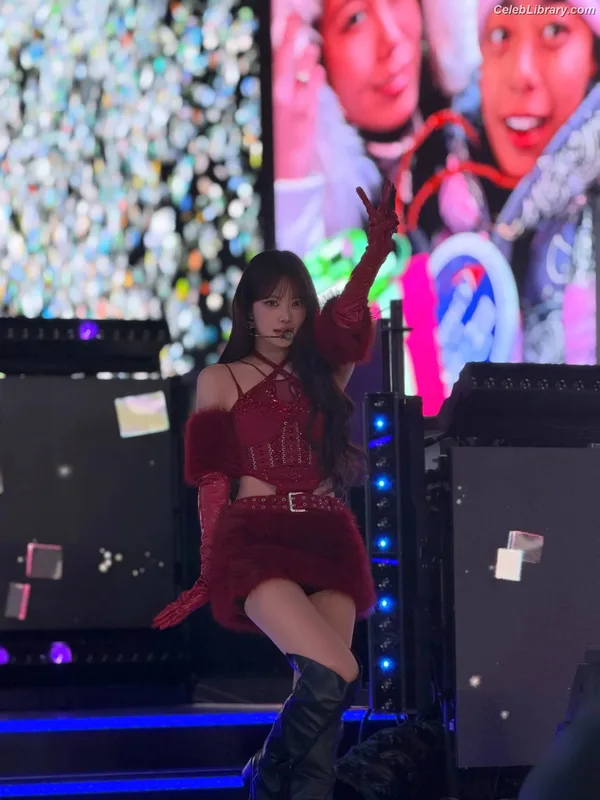 Hong Eunchae 홍은채 LESSERAFIM photo 14 of 992