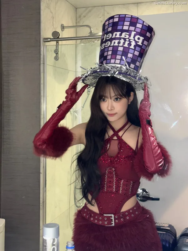 Hong Eunchae 홍은채 LESSERAFIM photo 15 of 992