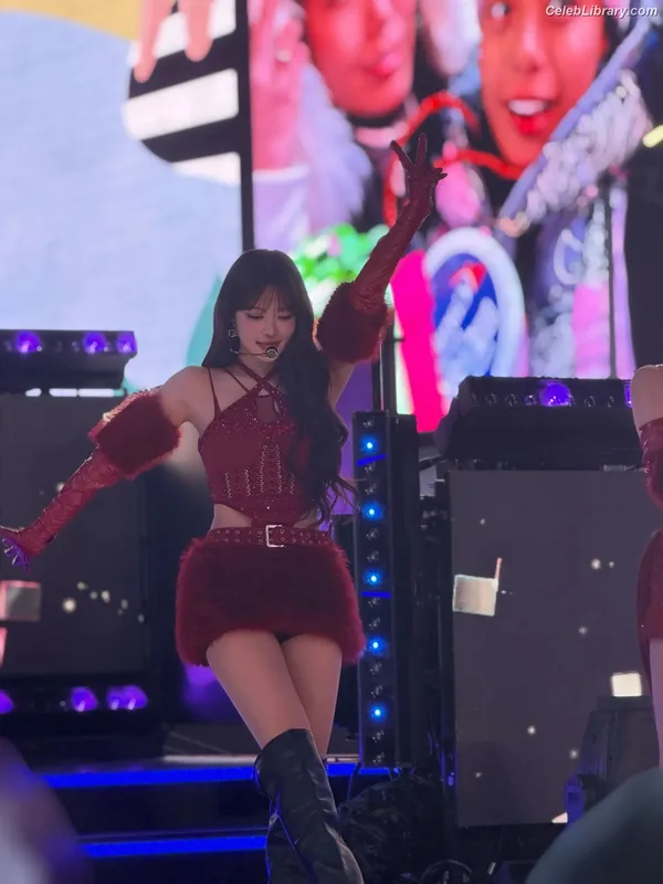Hong Eunchae 홍은채 LESSERAFIM photo 20 of 992