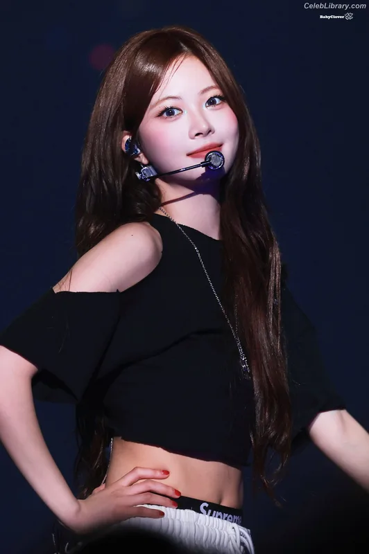 Hong Eunchae 홍은채 LESSERAFIM photo 22 of 992