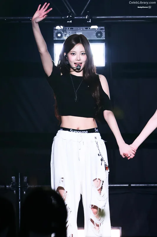 Hong Eunchae 홍은채 LESSERAFIM photo 23 of 992