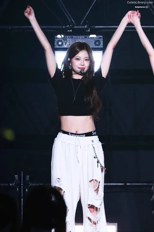 Hong Eunchae 홍은채 LESSERAFIM photo 24 of 992