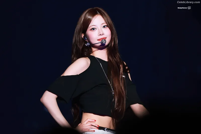 Hong Eunchae 홍은채 LESSERAFIM photo 1 of 992