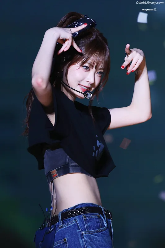 Hong Eunchae 홍은채 LESSERAFIM photo 4 of 992