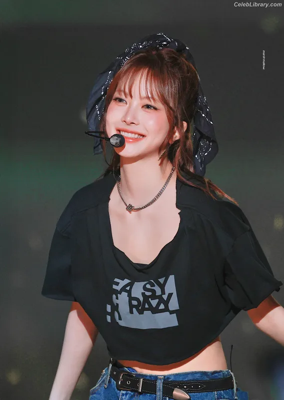 Hong Eunchae 홍은채 LESSERAFIM photo 5 of 992