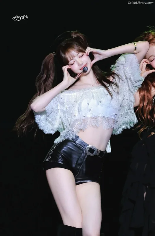 Hong Eunchae 홍은채 LESSERAFIM photo 9 of 992