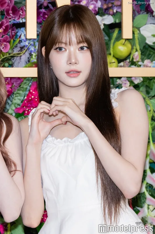 Hong Eunchae 홍은채 LESSERAFIM photo 12 of 992