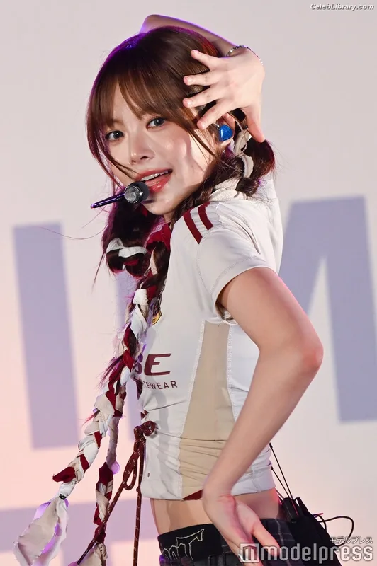 Hong Eunchae 홍은채 LESSERAFIM photo 3 of 992