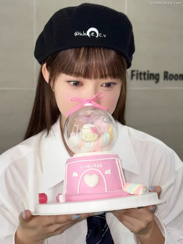 Hong Eunchae 홍은채 LESSERAFIM photo 20 of 992