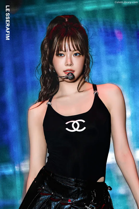 Hong Eunchae 홍은채 LESSERAFIM photo 24 of 992