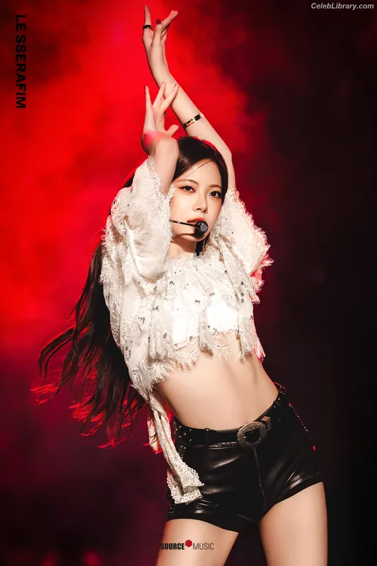 Hong Eunchae 홍은채 LESSERAFIM photo 2 of 992