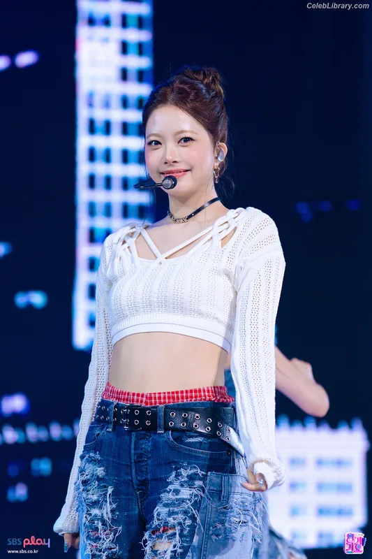 Hong Eunchae 홍은채 LESSERAFIM photo 5 of 992