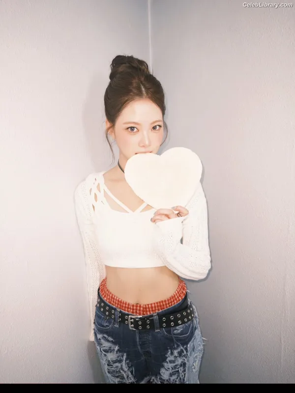 Hong Eunchae 홍은채 LESSERAFIM photo 12 of 992