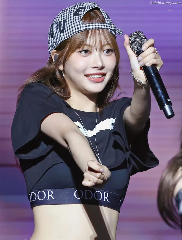 Hong Eunchae 홍은채 LESSERAFIM photo 21 of 992