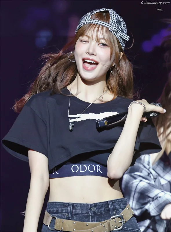 Hong Eunchae 홍은채 LESSERAFIM photo 22 of 992