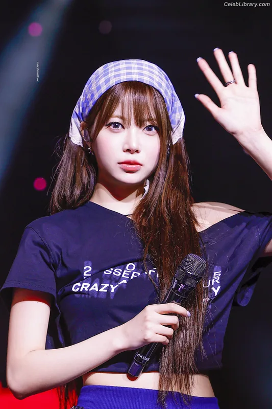Hong Eunchae 홍은채 LESSERAFIM photo 4 of 992