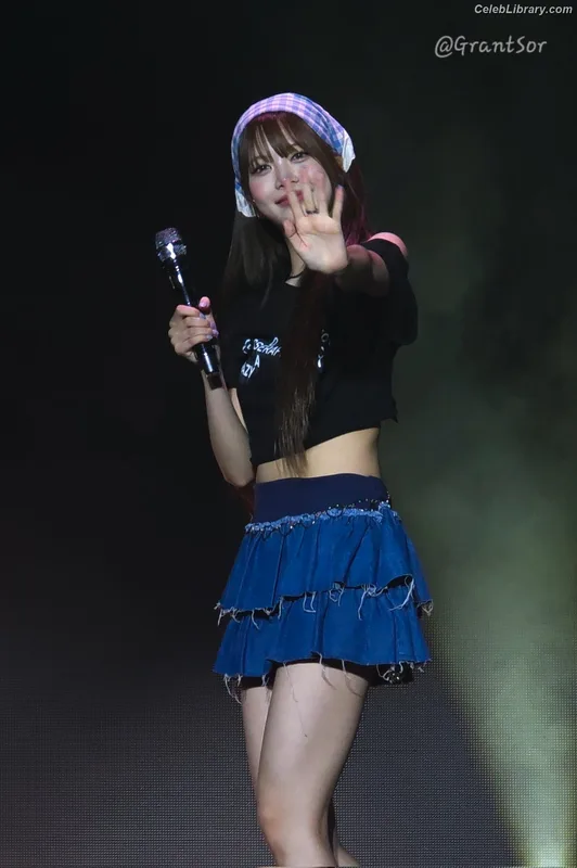 Hong Eunchae 홍은채 LESSERAFIM photo 5 of 992