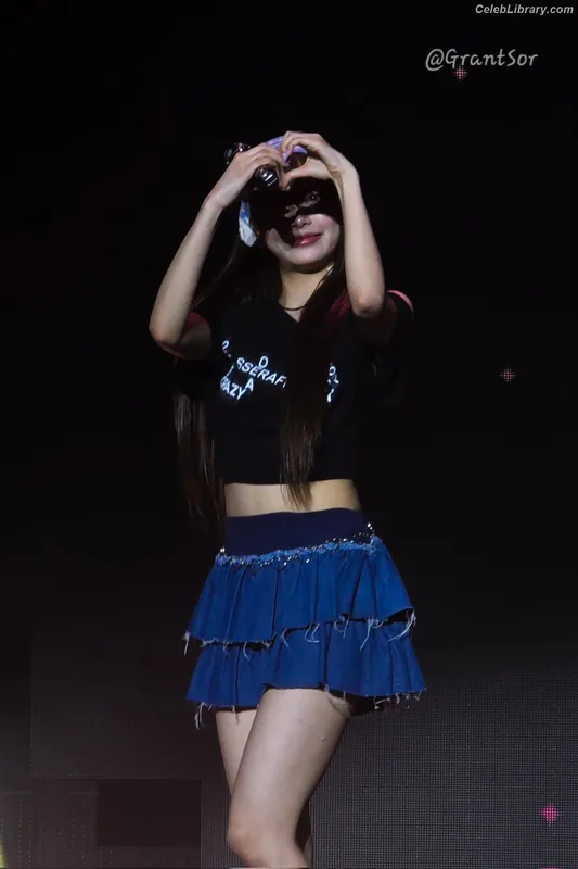 Hong Eunchae 홍은채 LESSERAFIM photo 7 of 992