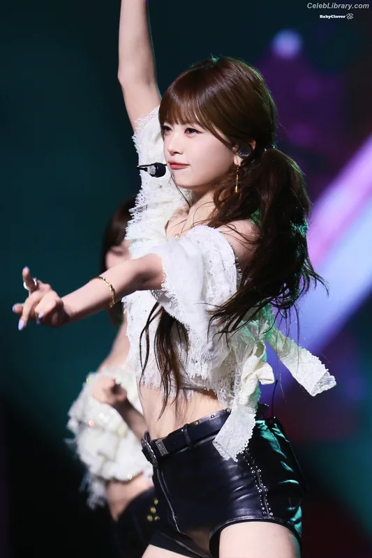 Hong Eunchae 홍은채 LESSERAFIM photo 9 of 992