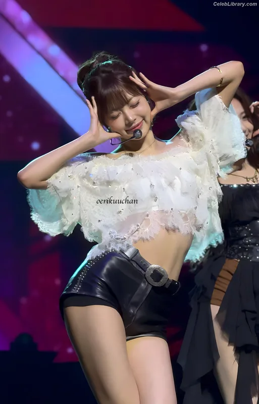 Hong Eunchae 홍은채 LESSERAFIM photo 21 of 992