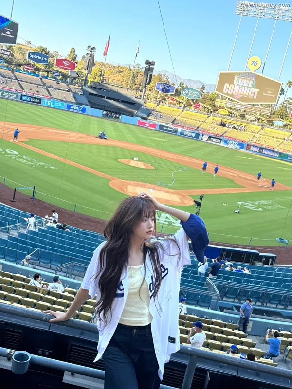 Hong Eunchae 홍은채  LESSERAFIM photo 14 of 992
