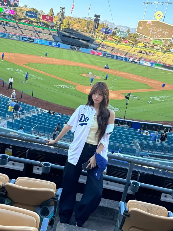Hong Eunchae 홍은채  LESSERAFIM photo 19 of 992