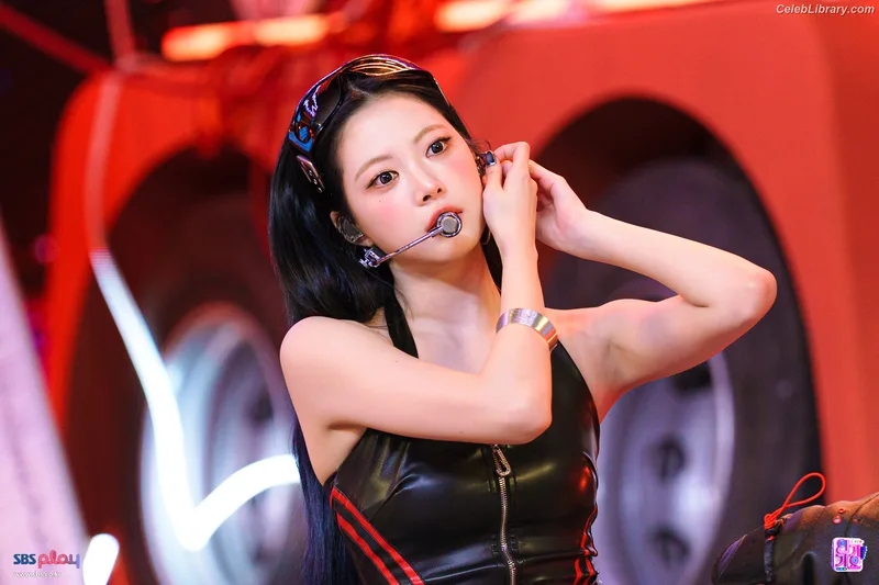 Hong Eunchae 홍은채 LESSERAFIM photo 21 of 992
