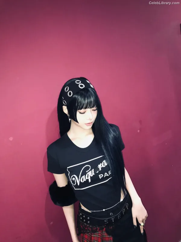 Hong Eunchae 홍은채 LESSERAFIM photo 23 of 992