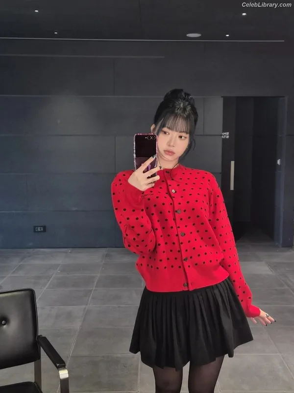 Hong Eunchae 홍은채  LESSERAFIM photo 6 of 992