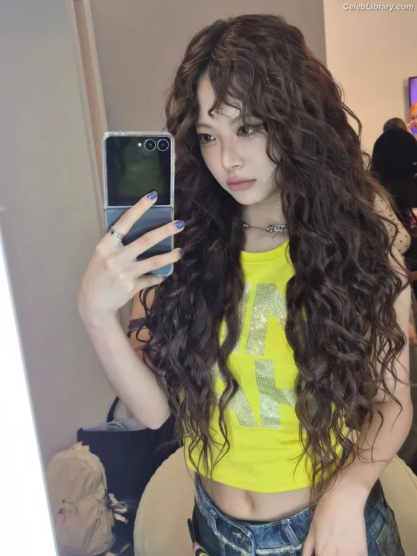 Hong Eunchae 홍은채  LESSERAFIM photo 9 of 992