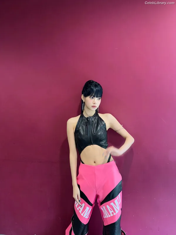 Hong Eunchae 홍은채  LESSERAFIM photo 12 of 992
