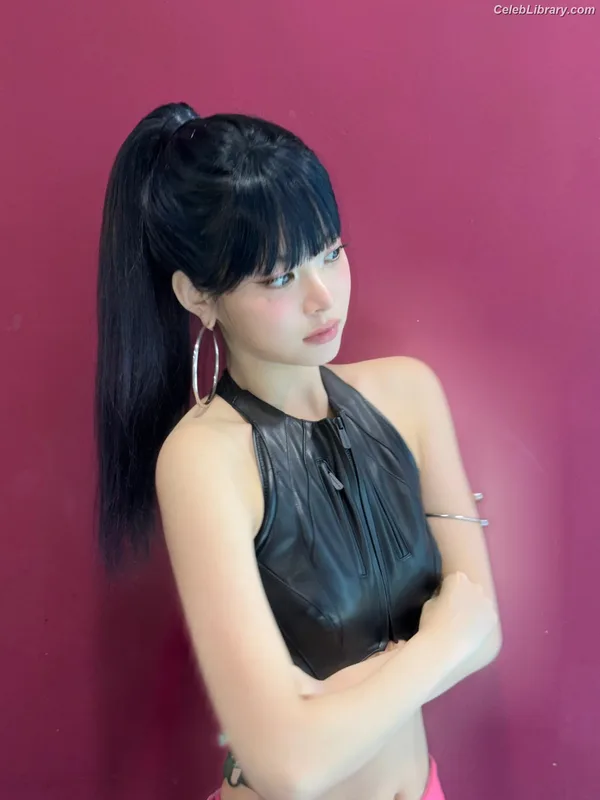 Hong Eunchae 홍은채  LESSERAFIM photo 13 of 992