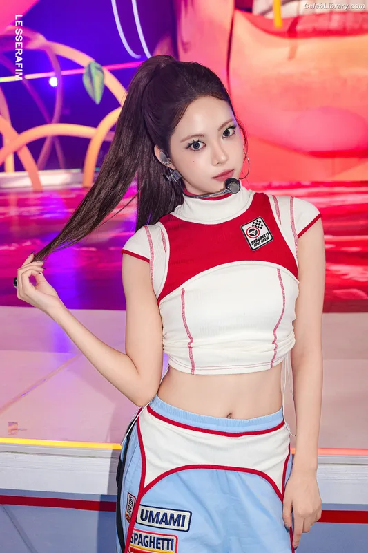 Hong Eunchae 홍은채  LESSERAFIM photo 17 of 992