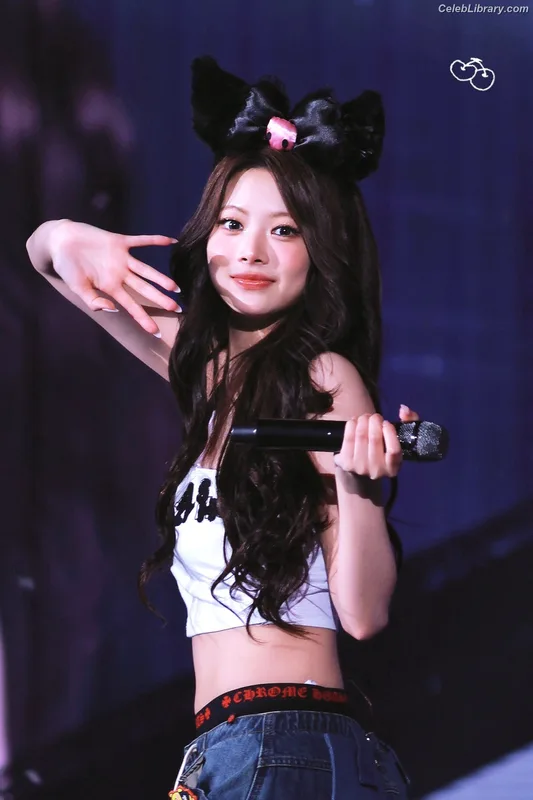 Hong Eunchae 홍은채  LESSERAFIM photo 24 of 992