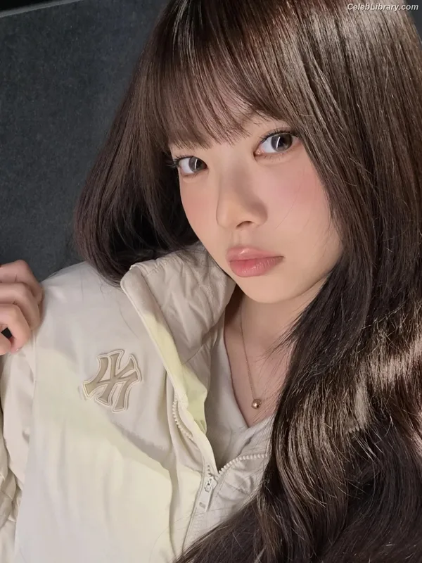Hong Eunchae 홍은채  LESSERAFIM photo 2 of 992