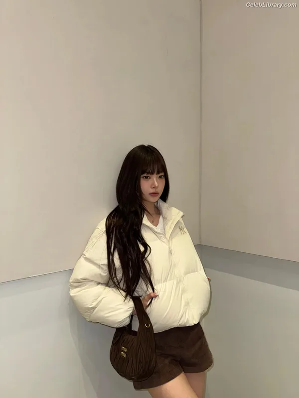 Hong Eunchae 홍은채  LESSERAFIM photo 5 of 992