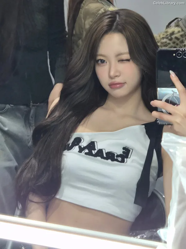 Hong Eunchae 홍은채  LESSERAFIM photo 22 of 992