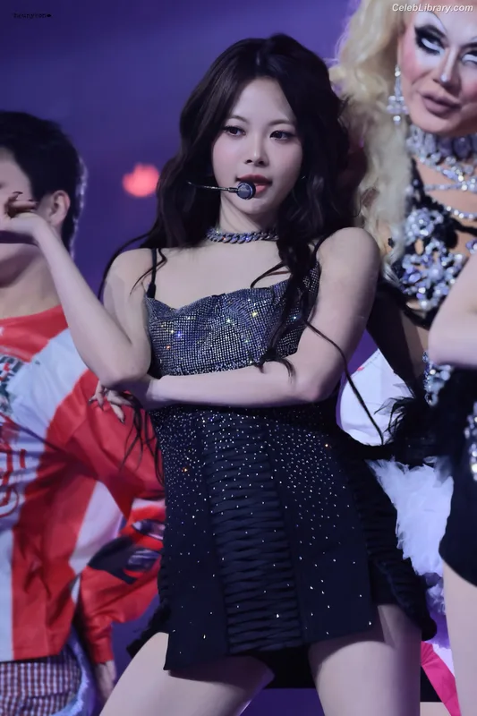 Hong Eunchae 홍은채  LESSERAFIM photo 8 of 992