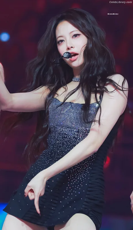 Hong Eunchae 홍은채  LESSERAFIM photo 10 of 992