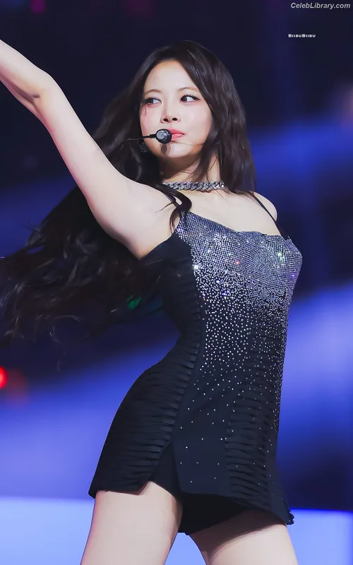 Hong Eunchae 홍은채  LESSERAFIM photo 11 of 992