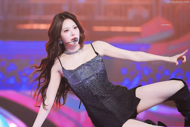 Hong Eunchae 홍은채  LESSERAFIM photo 15 of 992
