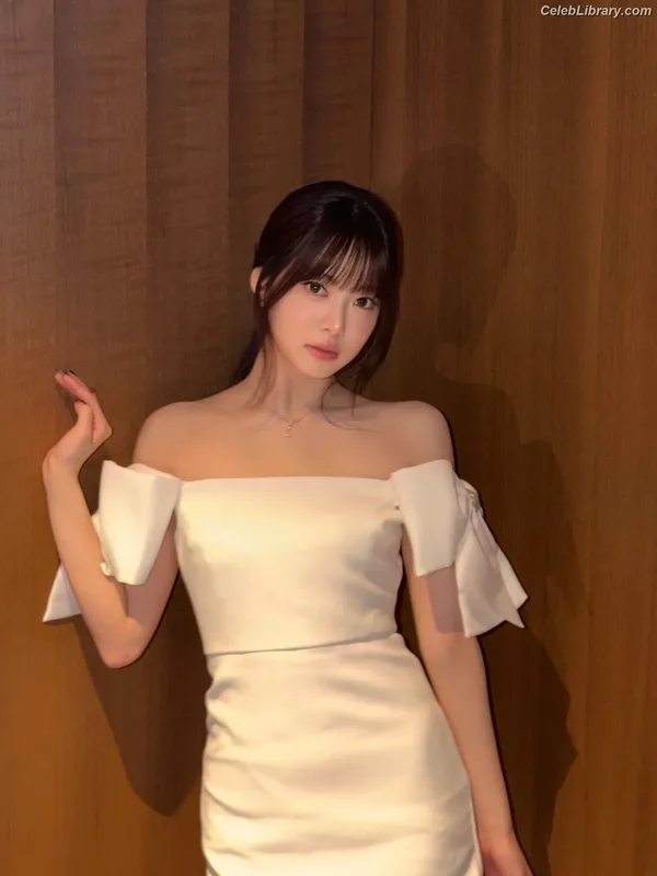 Hong Eunchae 홍은채  LESSERAFIM photo 21 of 992