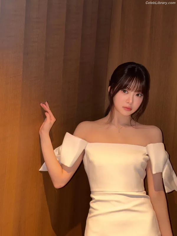Hong Eunchae 홍은채  LESSERAFIM photo 22 of 992