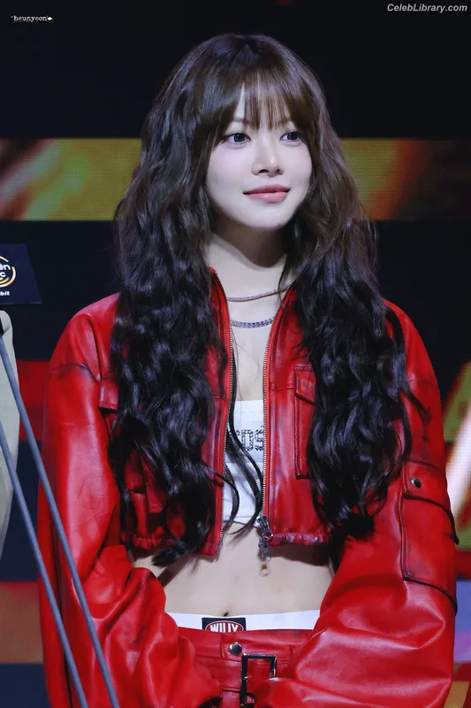 Hong Eunchae 홍은채  LESSERAFIM photo 11 of 992