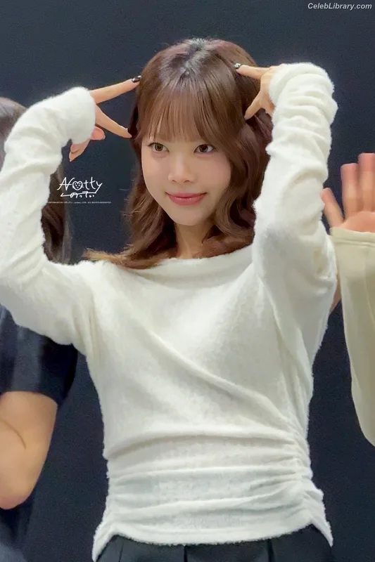 Hong Eunchae 홍은채  LESSERAFIM photo 14 of 992