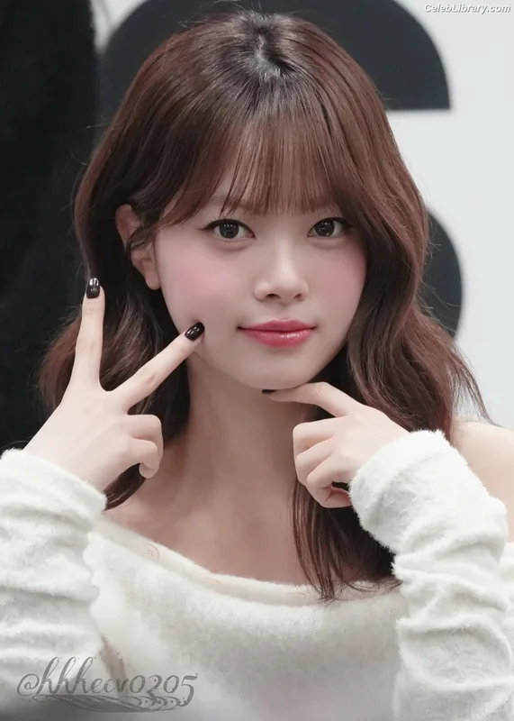 Hong Eunchae 홍은채  LESSERAFIM photo 16 of 992