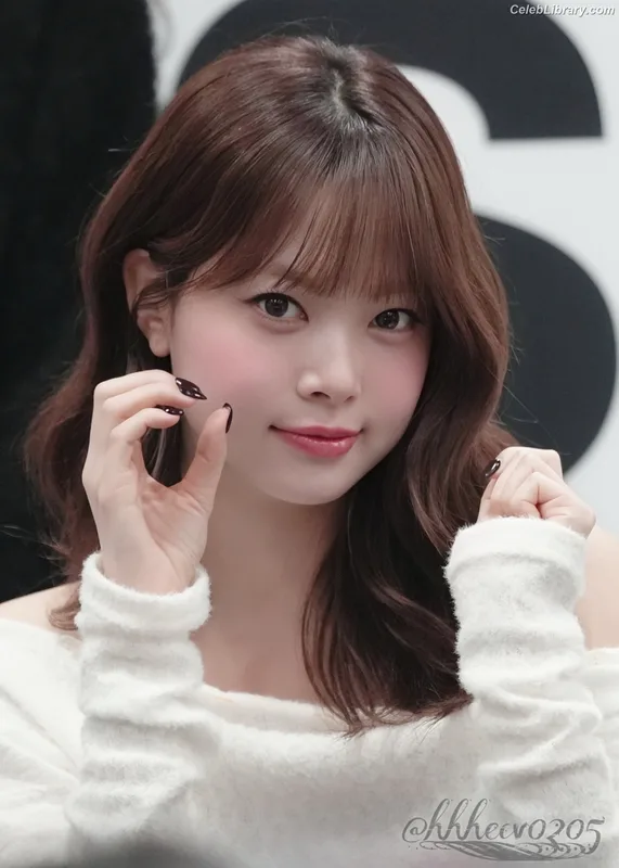 Hong Eunchae 홍은채  LESSERAFIM photo 19 of 992